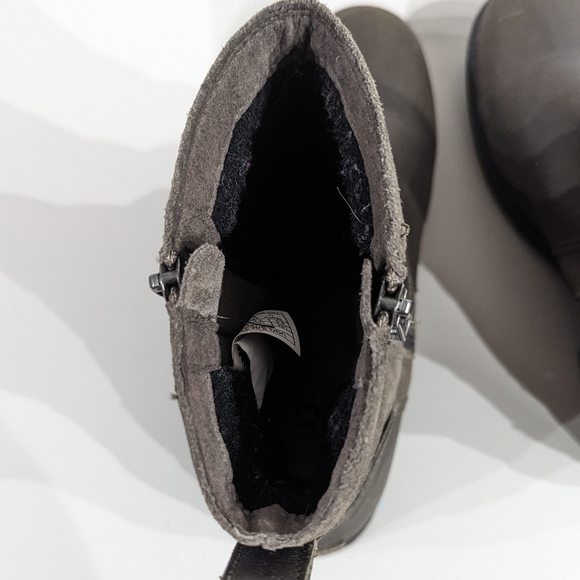 UGG Women's WIlde Boot - Picture 5 of 13